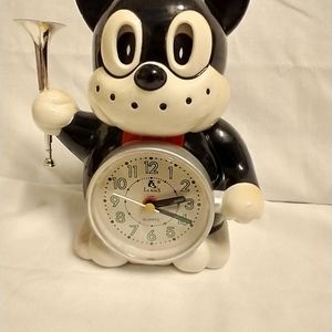 Norakuro alarm clock